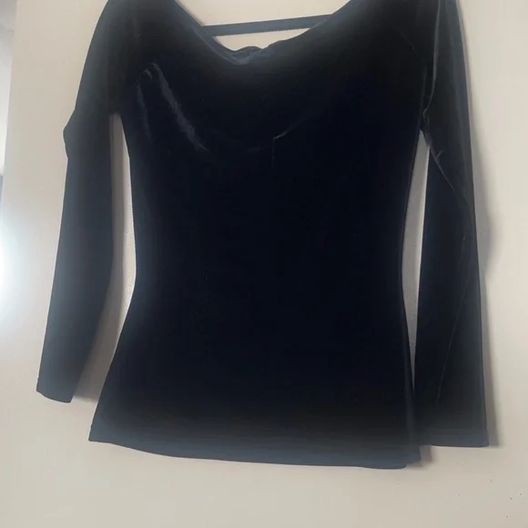Express, Black Velvet Long Sleeve Small Top - Picture 3 of 7